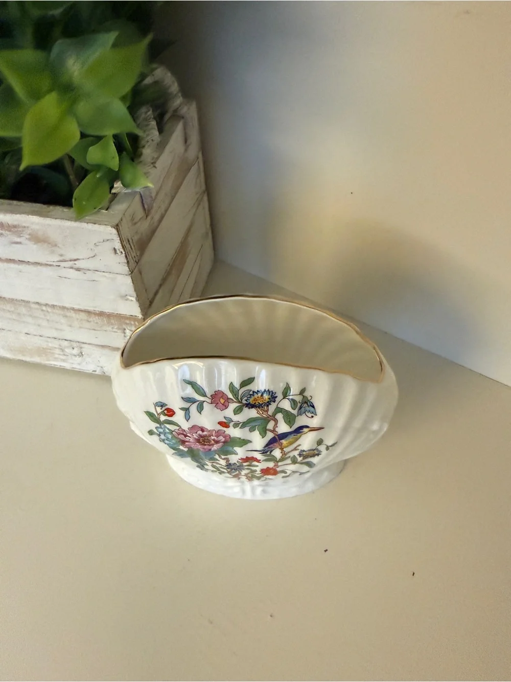 Vintage Aynsley Pembroke Bone China Shell Vase Bird Floral Gold Trim England